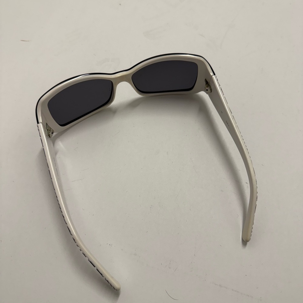 Givenchy Black Sunglasses with Dark Lenses - Picture 4 of 6